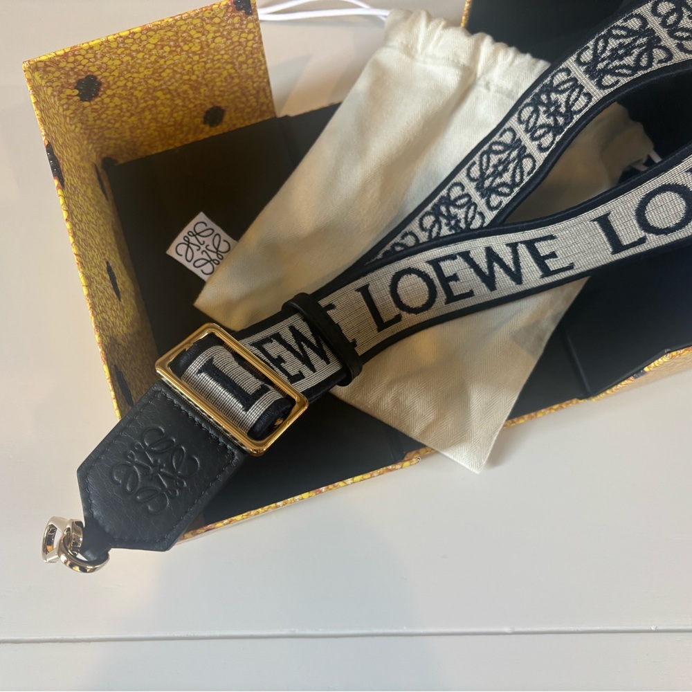 NWT LOEWE Anagram Strap in Jacquard and Calfskin - Navy - Picture 6 of 9